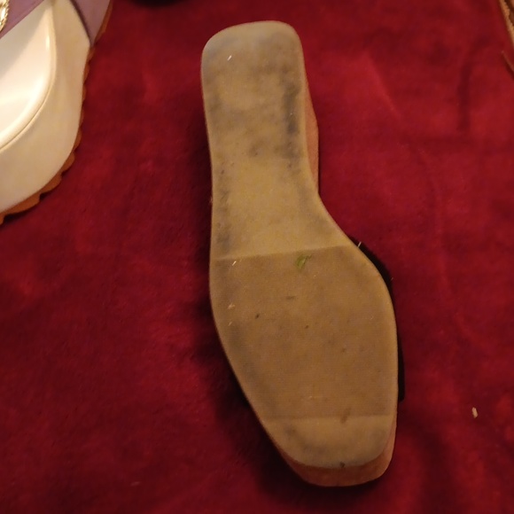 Shoe - Picture 4 of 4